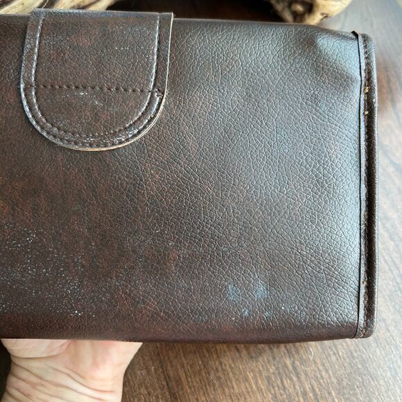 Vintage Levenger large brown leather wallet clutch w/ buckle made in Taiwan - Picture 7 of 16